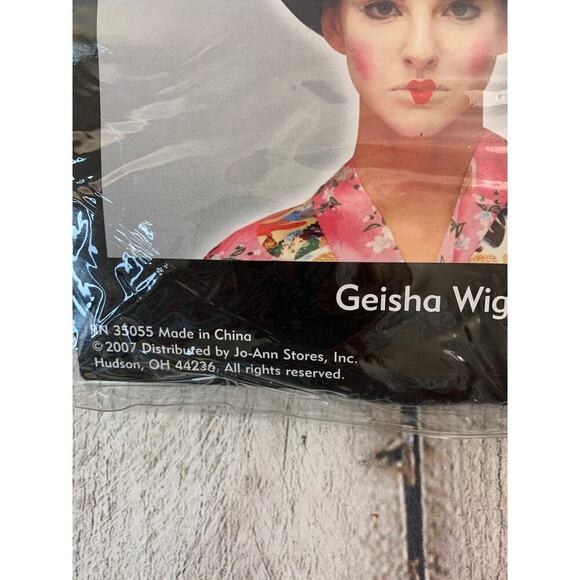 HOLIDAY INSPIRATIONS Unisex Geisha Wig / One Size - Picture 2 of 3